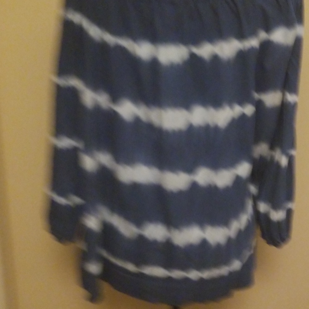 Top - Picture 3 of 3